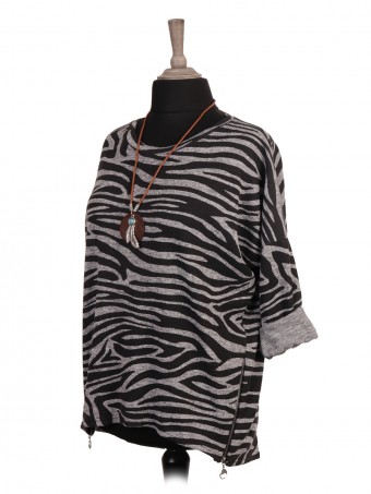 Italian Zebra Print Dip Hem Batwing Top With Necklace